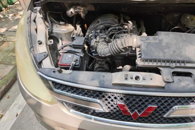 Used Wuling Rongguang V 2018 1.2L Practical Model Engine Bay Right