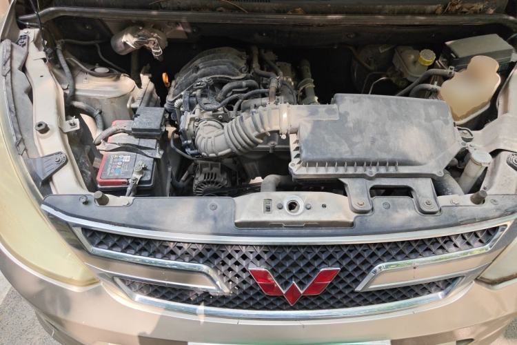 Used Wuling Rongguang V 2018 1.2L Practical Model Engine Bay