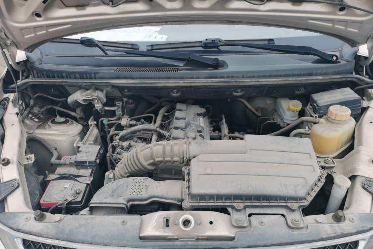 Used Wuling Rongguang V 2018 1.5L Standard Version Engine Bay