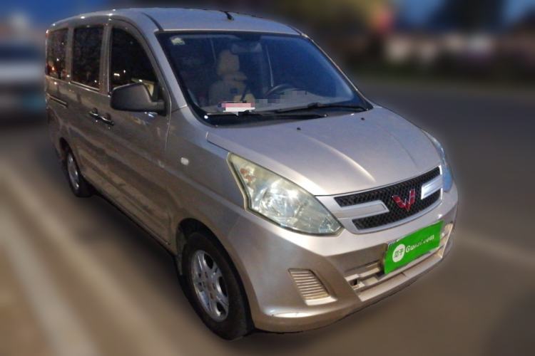Used Wuling Rongguang V 2018 1.2L Practical Model Front Right 45 Deg