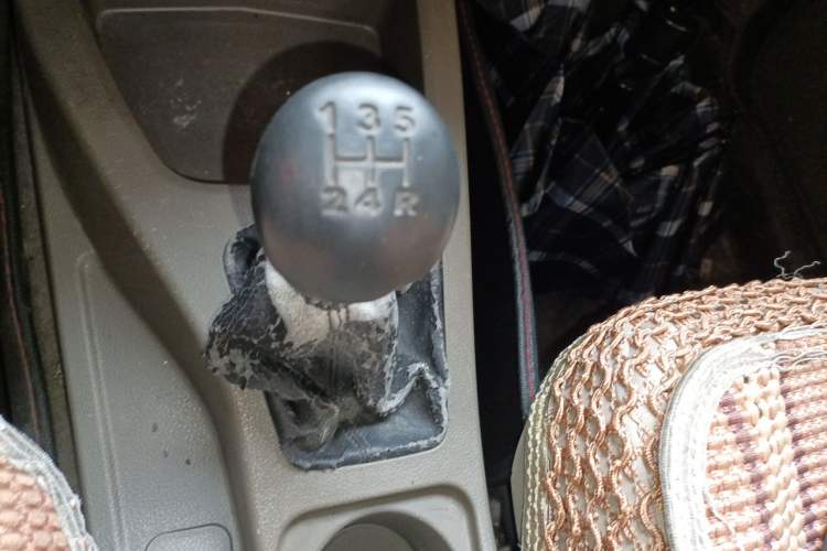 Used Wuling Rongguang V 2018 1.5L Practical Version Gear Lever