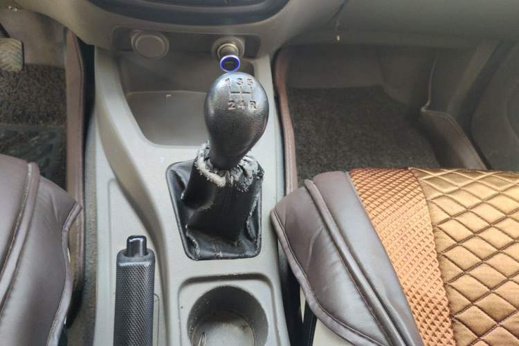 Used Wuling Rongguang V 2018 1.5L Practical Version Gear Lever