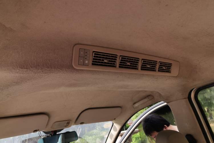 Used Wuling Rongguang V 2018 1.5L Practical Version Headliner
