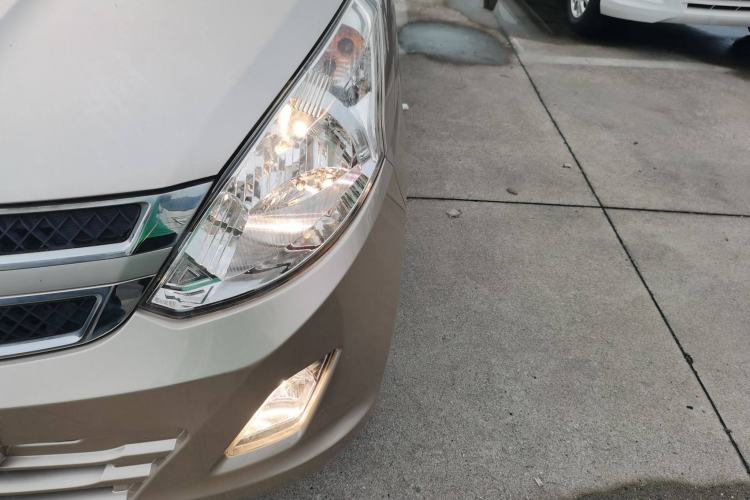 Used Wuling Rongguang V 2018 1.5L Standard Version Left Front Headlight