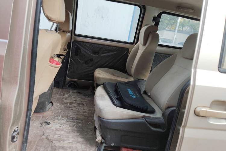 Used Wuling Rongguang V 2018 1.5L Standard Version Left Rear Seat