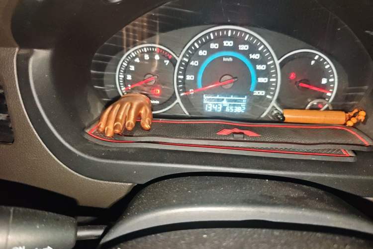 Used Wuling Rongguang V 2018 1.5L Standard Version Odometer Close Up