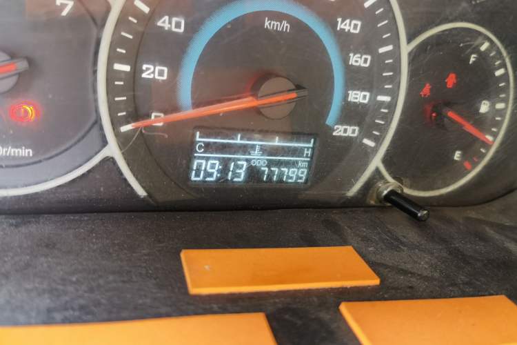Used Wuling Rongguang V 2018 1.5L Practical Version Odometer Close Up