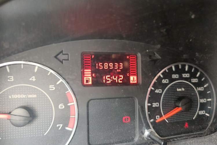 Used Wuling Rongguang V 2018 1.5L Standard Version Odometer Close Up