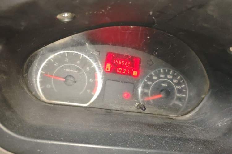 Used Wuling Rongguang V 2018 1.5L Practical Version Odometer Close Up