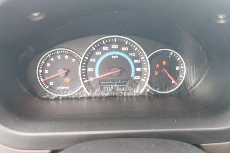Used Wuling Rongguang V 2018 1.5L Standard Version Odometer Close Up