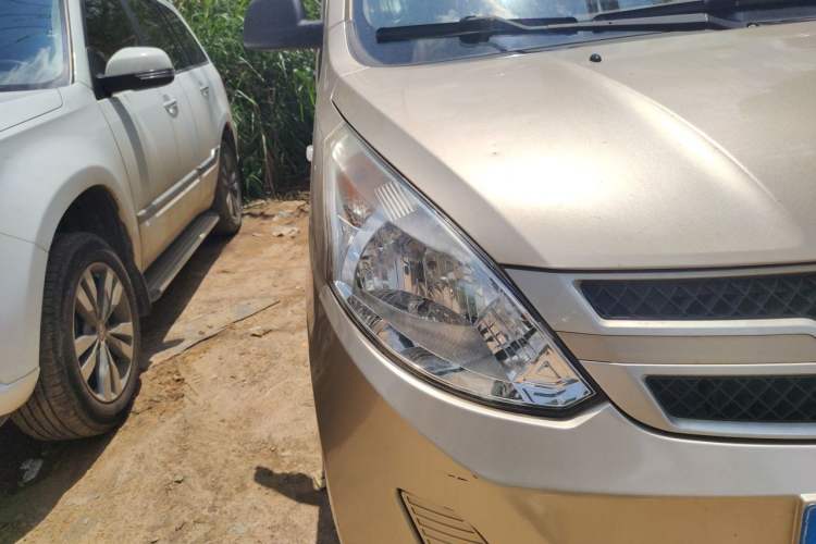Used Wuling Rongguang V 2018 1.5L Practical Version Right Front Headlight