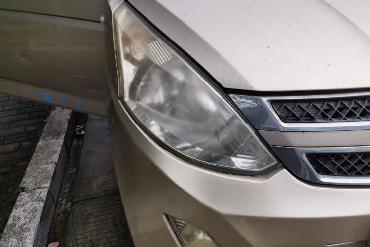 Used Wuling Rongguang V 2018 1.5L Practical Version Right Front Headlight