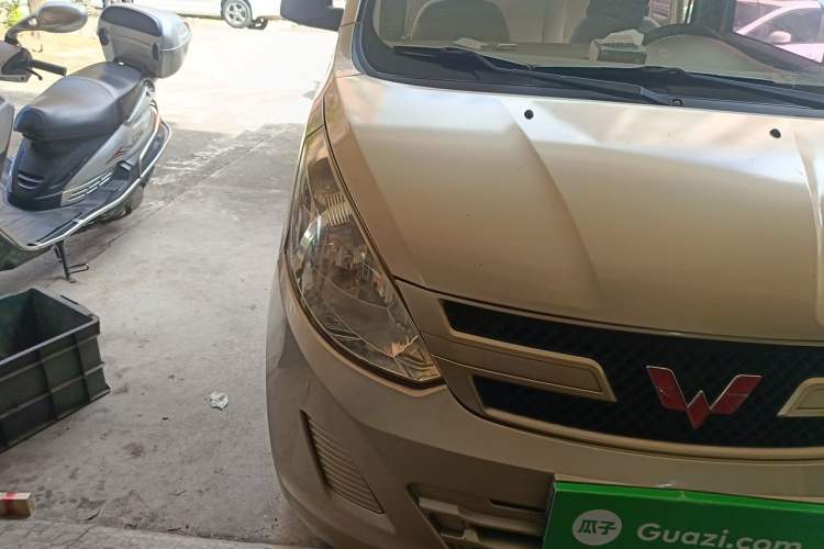 Used Wuling Rongguang V 2018 1.5L Standard Version Right Front Headlight
