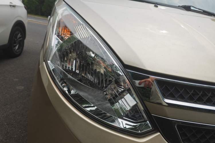 Used Wuling Rongguang V 2018 1.5L Standard Version Right Front Headlight