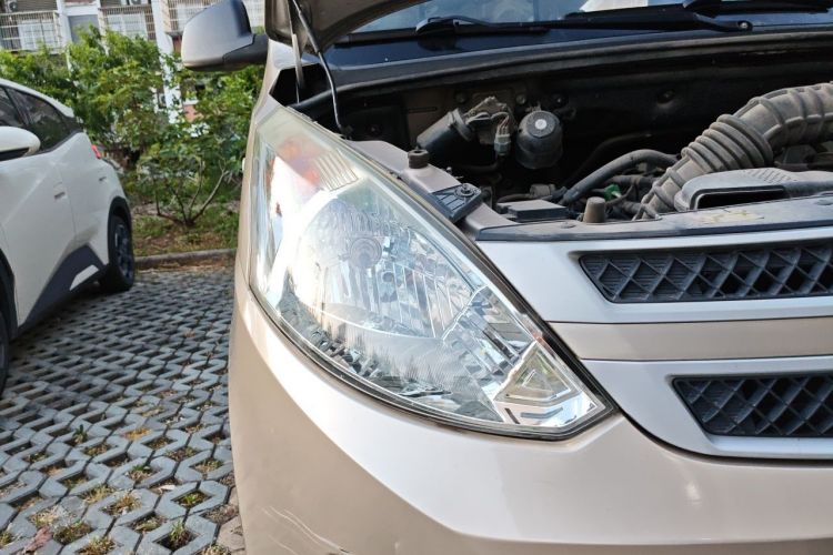 Used Wuling Rongguang V 2018 1.5L Standard Version Right Front Headlight
