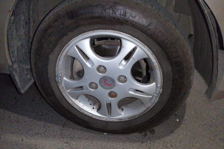 Used Wuling Rongguang V 2018 1.2L Practical Model Right Front Wheel Hub