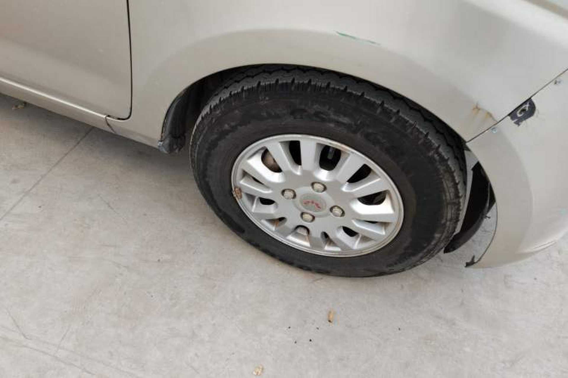 Used Wuling Rongguang V 2018 1.5L Standard Version Right Front Wheel Hub