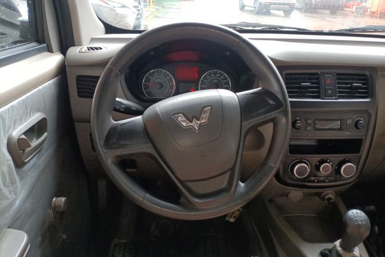 Used Wuling Rongguang V 2018 1.5L Practical Version Steering Wheel