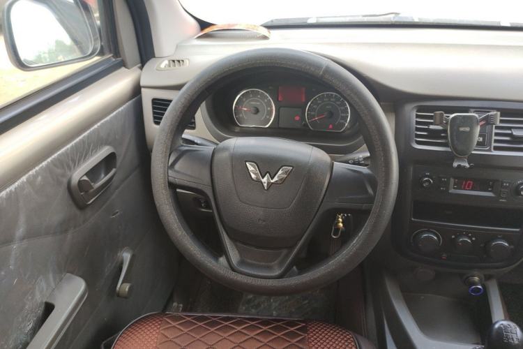 Used Wuling Rongguang V 2018 1.5L Practical Version Steering Wheel