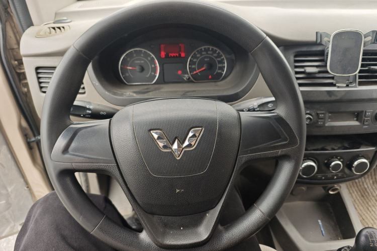 Used Wuling Rongguang V 2018 1.5L Practical Version Steering Wheel