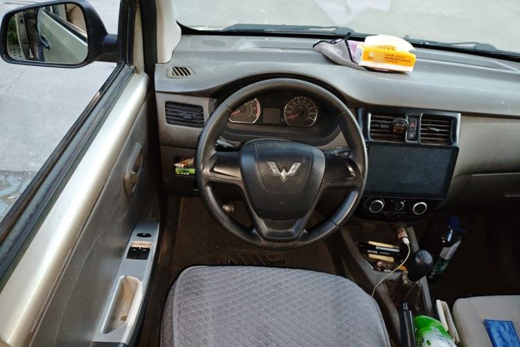 Used Wuling Rongguang V 2018 1.5L Standard Version Steering Wheel