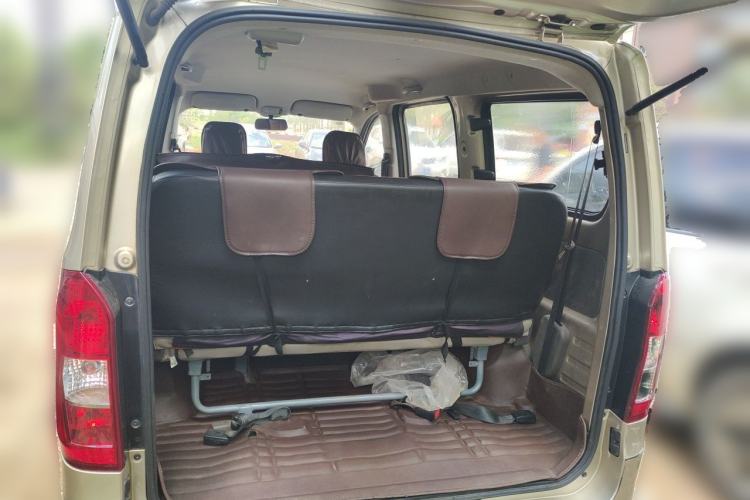 Used Wuling Rongguang V 2018 1.5L Practical Version Trunk