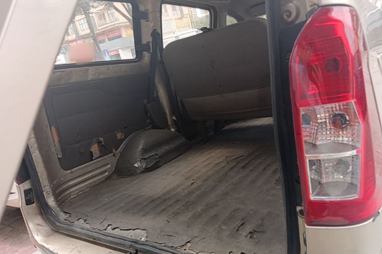 Used Wuling Rongguang V 2018 1.5L Practical Version Trunk