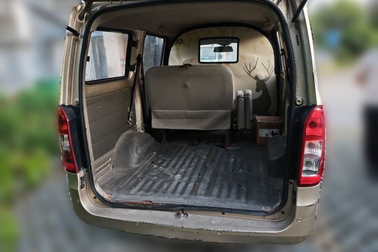 Used Wuling Rongguang V 2018 1.5L Standard Version Trunk