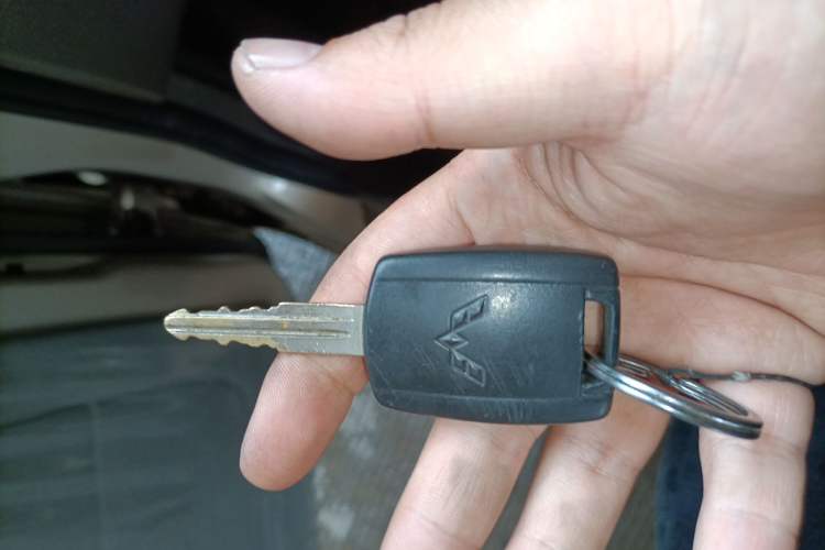 Used Wuling Rongguang V 2018 1.5L Practical Version Vehicle Key