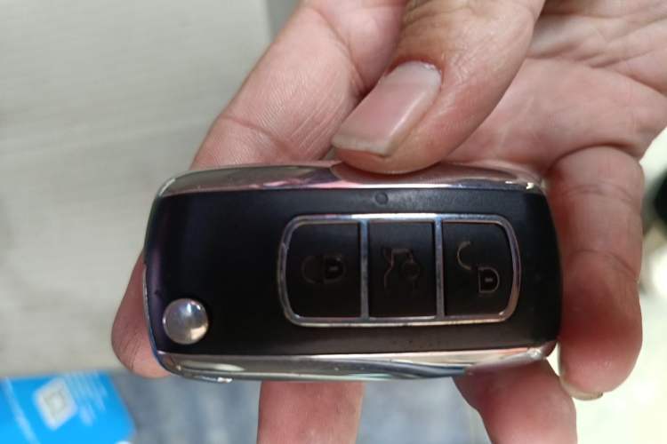 Used Wuling Rongguang V 2018 1.5L Standard Version Vehicle Key