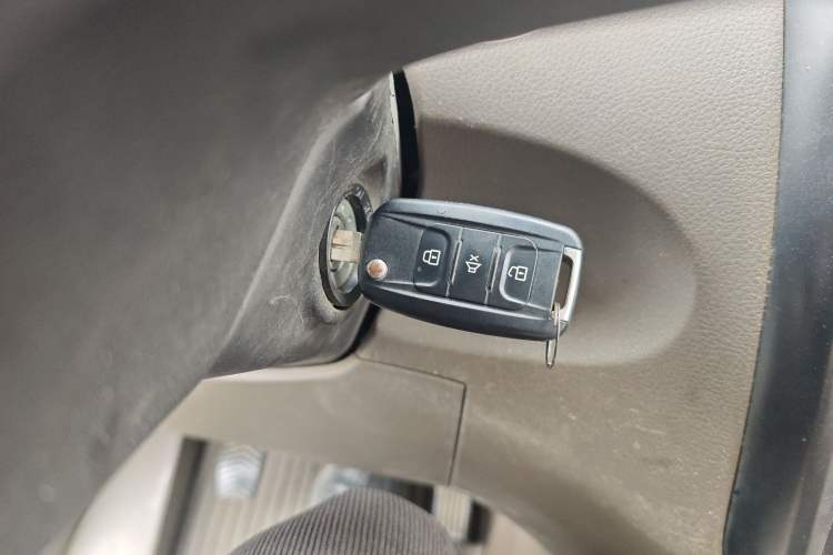 Used Wuling Rongguang V 2018 1.5L Practical Version Vehicle Key