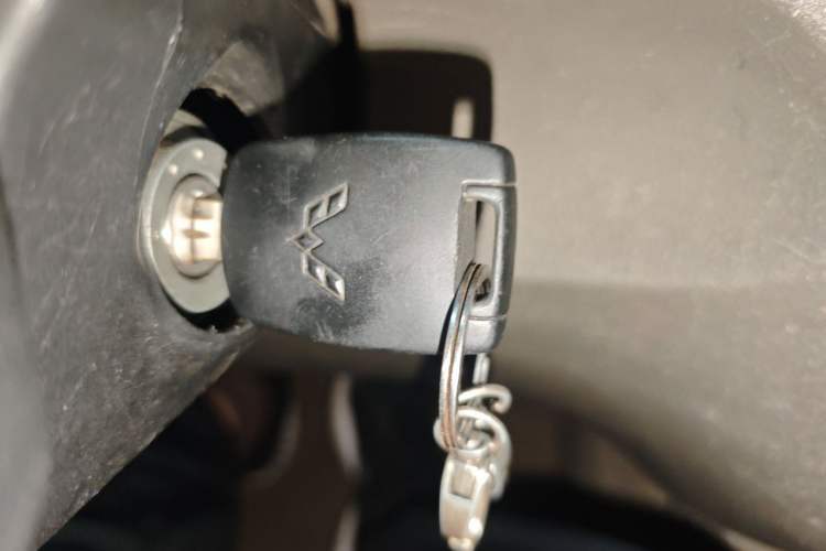 Used Wuling Rongguang V 2018 1.5L Practical Version Vehicle Key