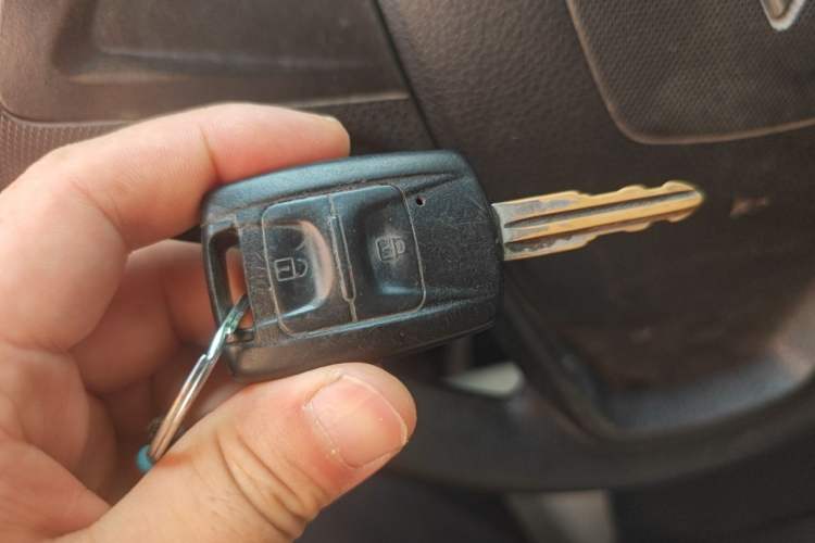 Used Wuling Rongguang V 2018 1.5L Standard Version Vehicle Key