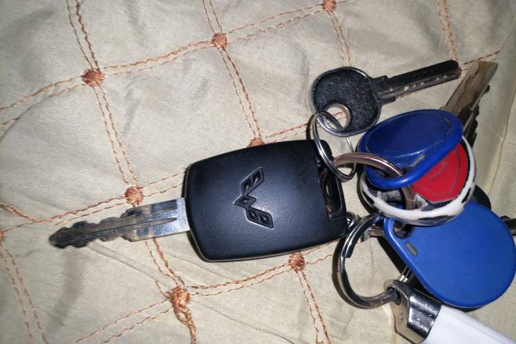 Used Wuling Rongguang V 2018 1.2L Practical Model Vehicle Key