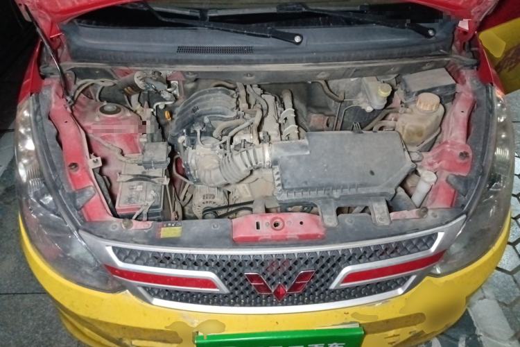Used Wuling Rongguang V 2018 1.2L Practical Model Engine Bay