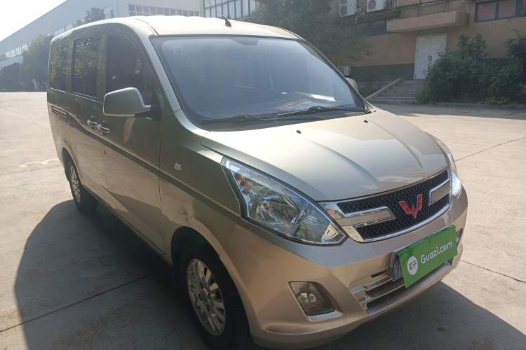 Used Wuling Rongguang V 2018 1.2L Standard Model Front Right 45 Deg