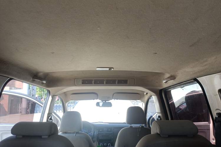 Used Wuling Rongguang V 2018 1.2L Standard Model Headliner