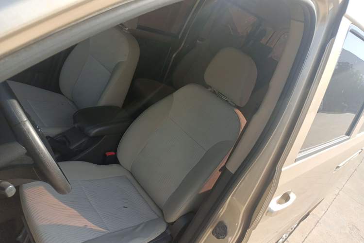 Used Wuling Rongguang V 2018 1.2L Standard Model Left Front Seat