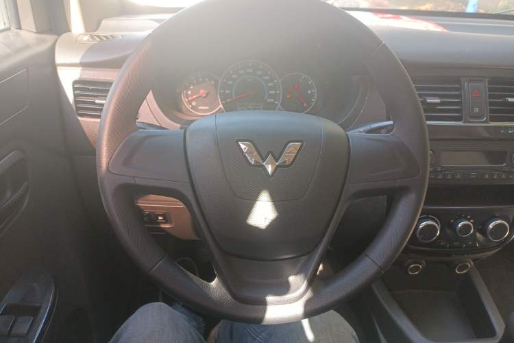 Used Wuling Rongguang V 2018 1.2L Standard Model Steering Wheel