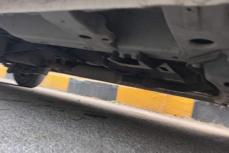 Used Wuling Rongguang V 2018 1.5L Practical Version Chassis Front Right