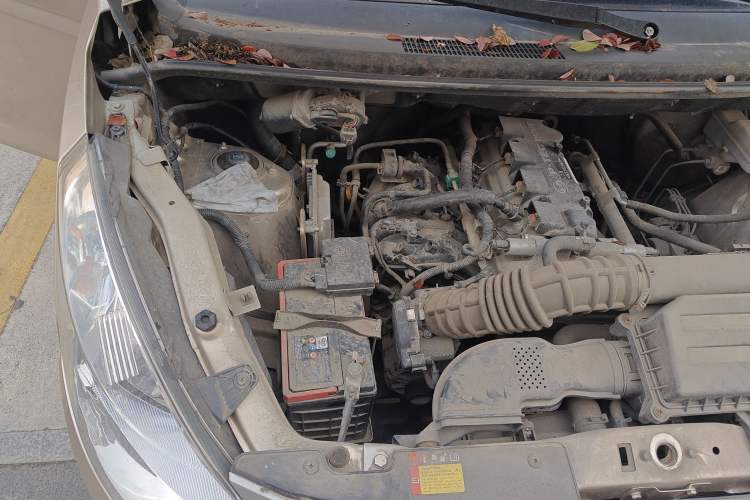 Used Wuling Rongguang V 2018 1.5L Practical Version Engine Bay Right