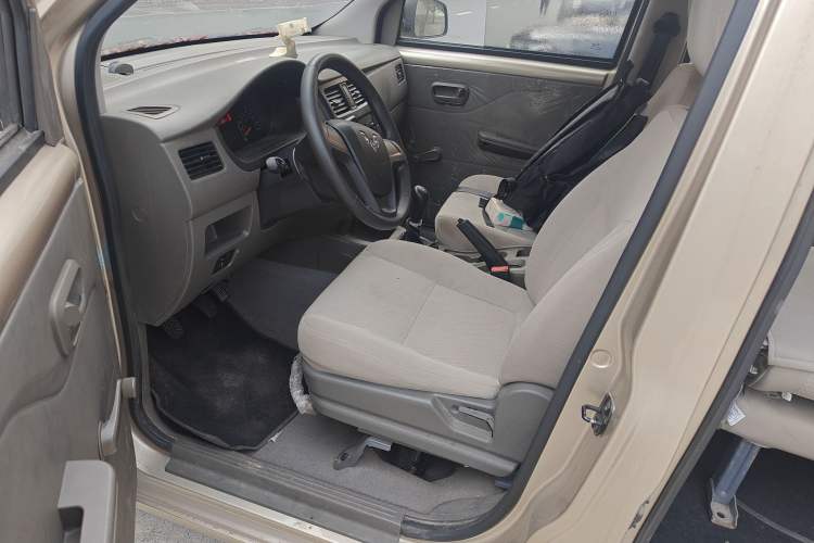 Used Wuling Rongguang V 2018 1.5L Practical Version Left Front Seat