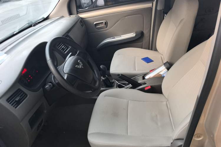 Used Wuling Rongguang V 2018 1.5L Practical Version Left Front Seat