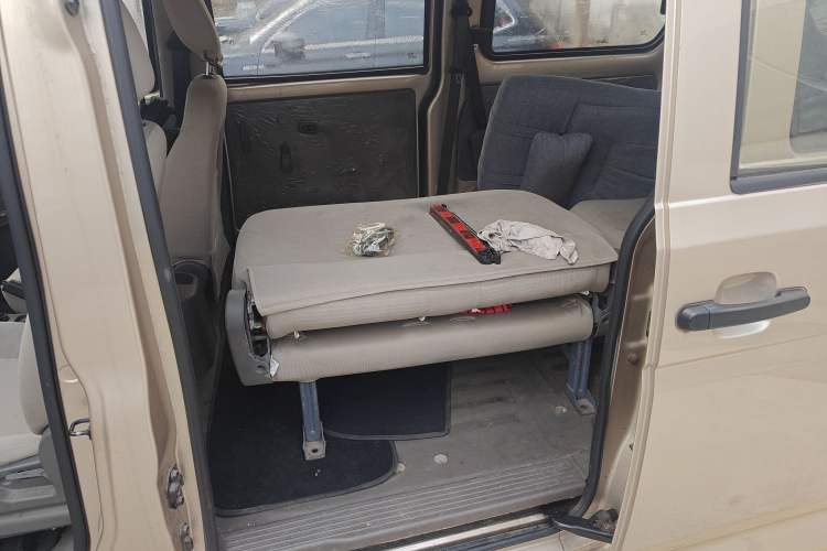 Used Wuling Rongguang V 2018 1.5L Practical Version Left Rear Seat