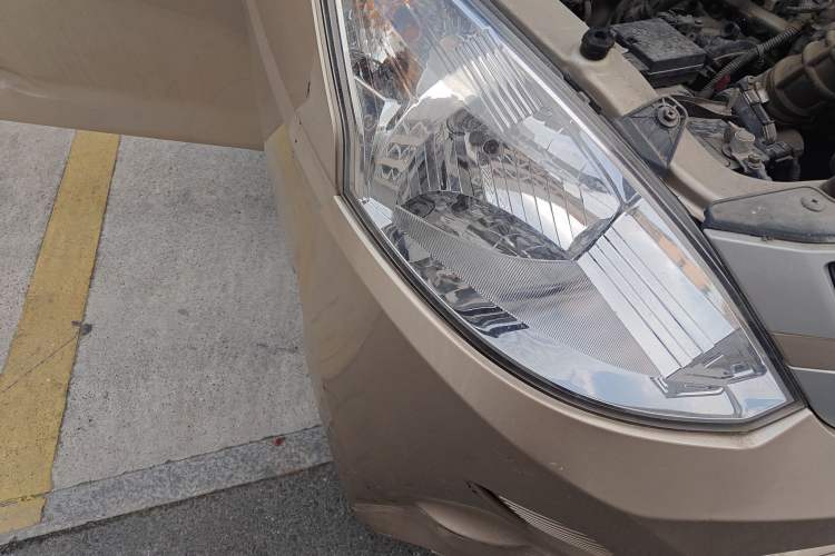 Used Wuling Rongguang V 2018 1.5L Practical Version Right Front Headlight