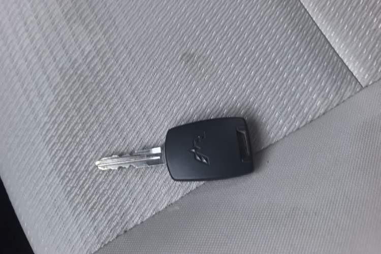 Used Wuling Rongguang V 2018 1.5L Practical Version Vehicle Key