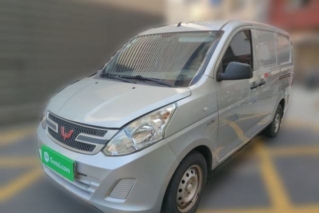 Używany Wuling Rongguang V Wuling Rongguang V two-seat manual 1.5L van