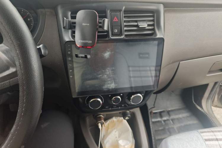 Used Wuling Rongguang V 2018 1.5L Standard Version Audio And AC Panel