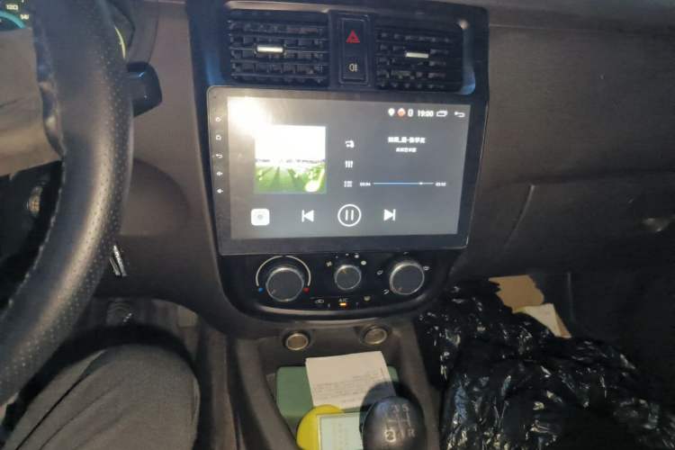 Used Wuling Rongguang V 2018 1.2L Standard Model Audio And AC Panel