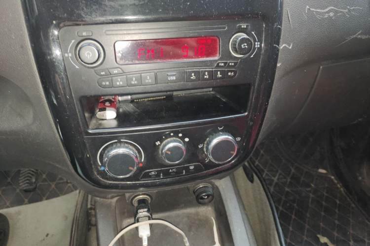 Used Wuling Rongguang V 2018 1.5L Standard Version Audio And AC Panel